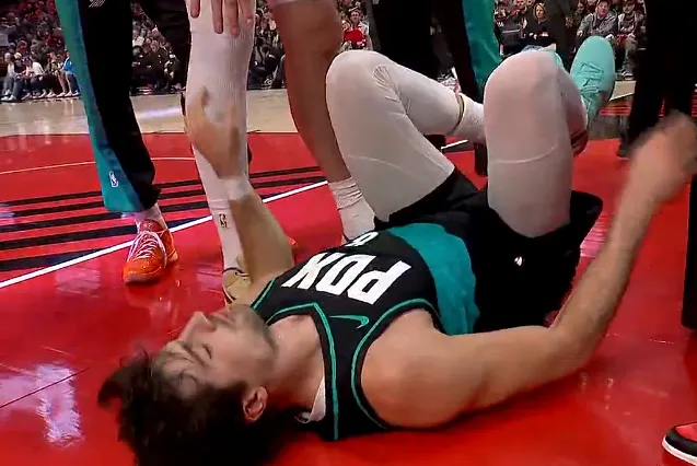 阿夫迪亚首节拿到13分4助攻，开拓者首节33-33战平国王